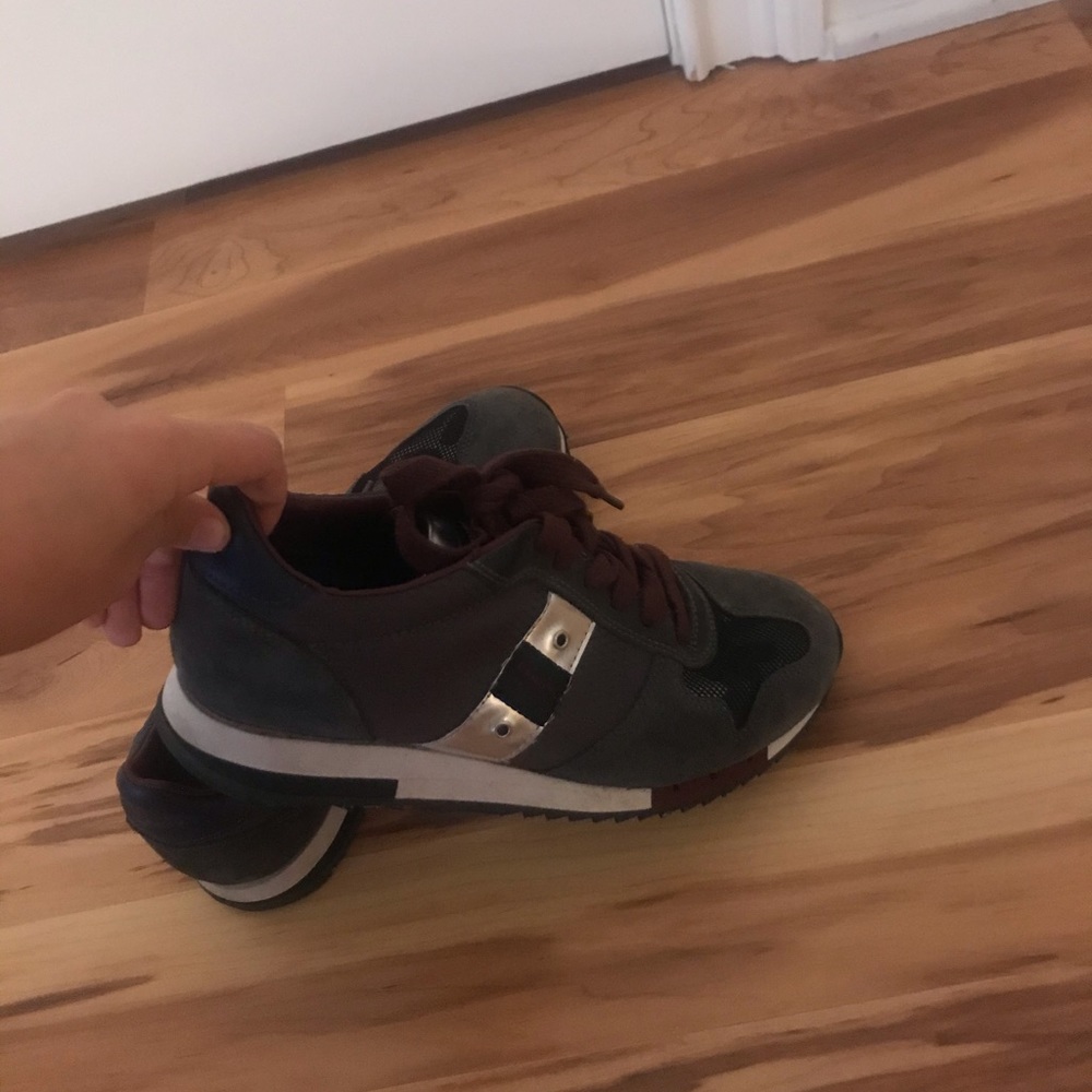 Blauer sneakers